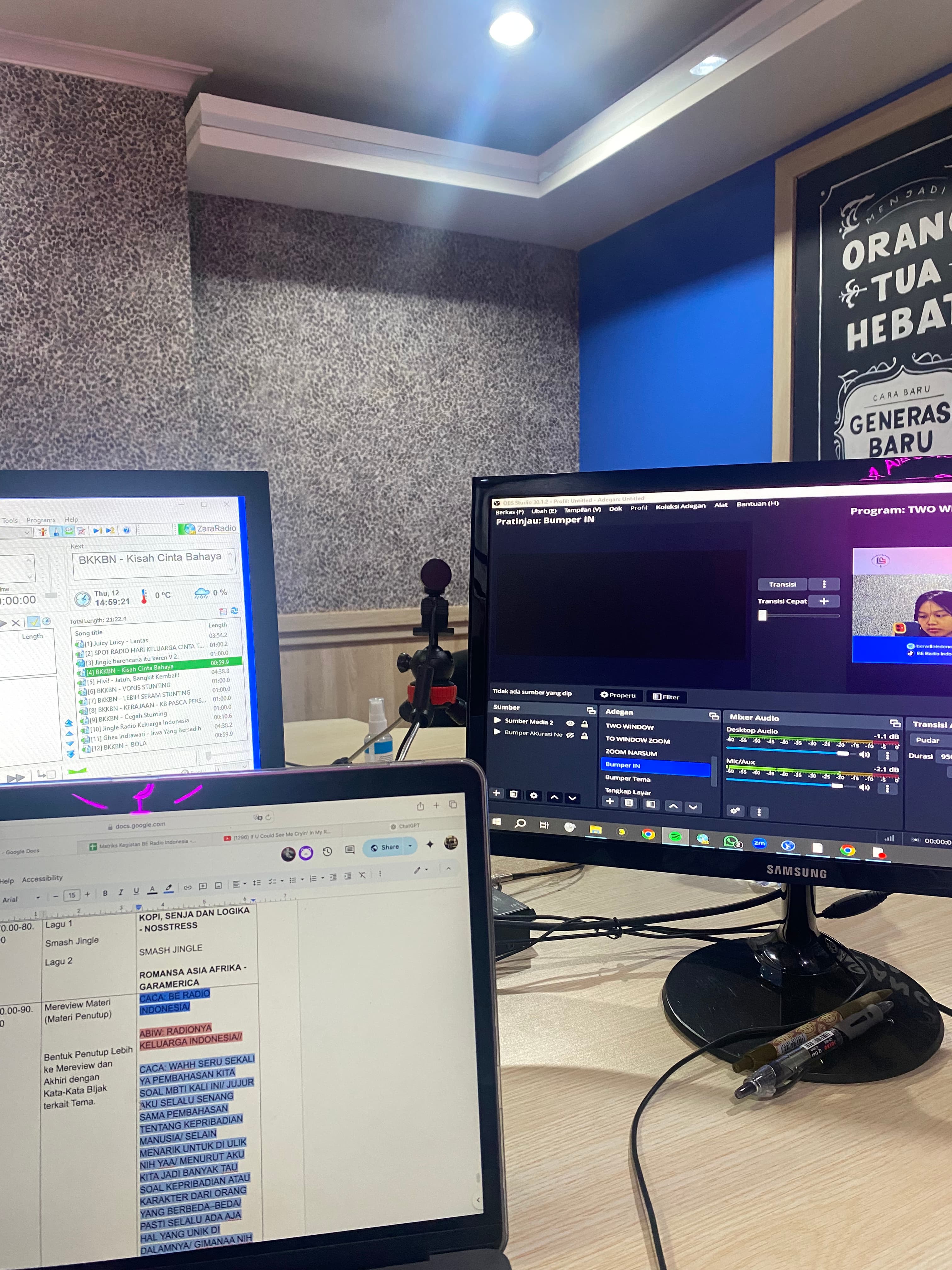 Dokumentasi suasana lingkungan kerja selama menjalani pengalaman sebagai Radio Announcer di BE Radio BKKBN.